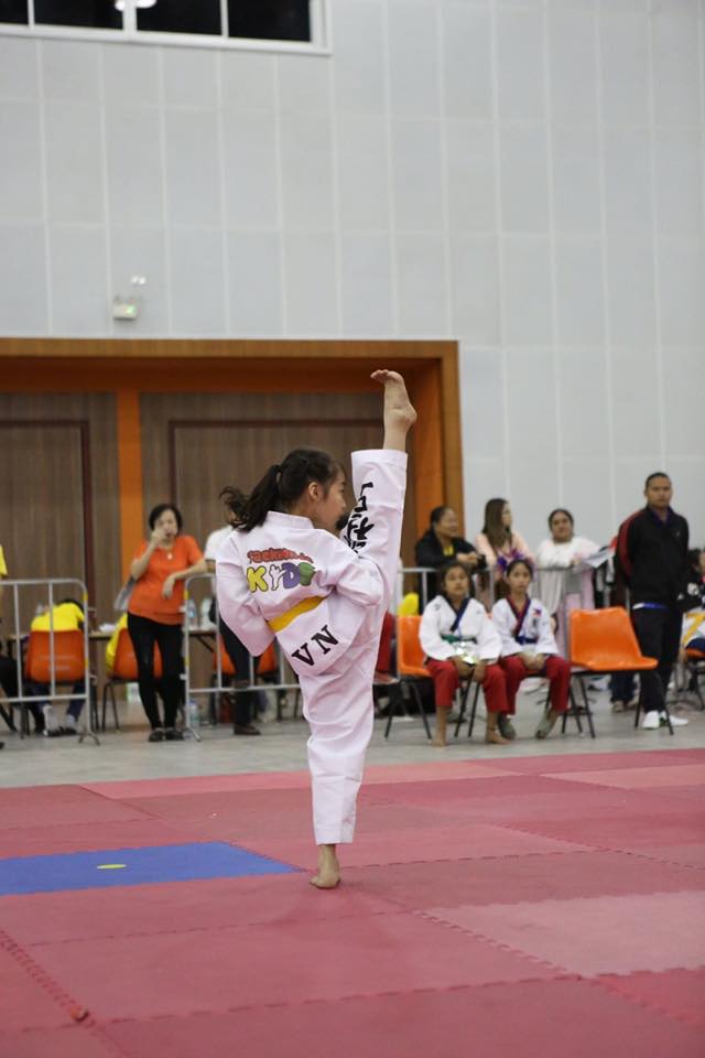Đại diện Việt Nam, võ sinh của Taekwondokids nhận được nhiều khen ngợi